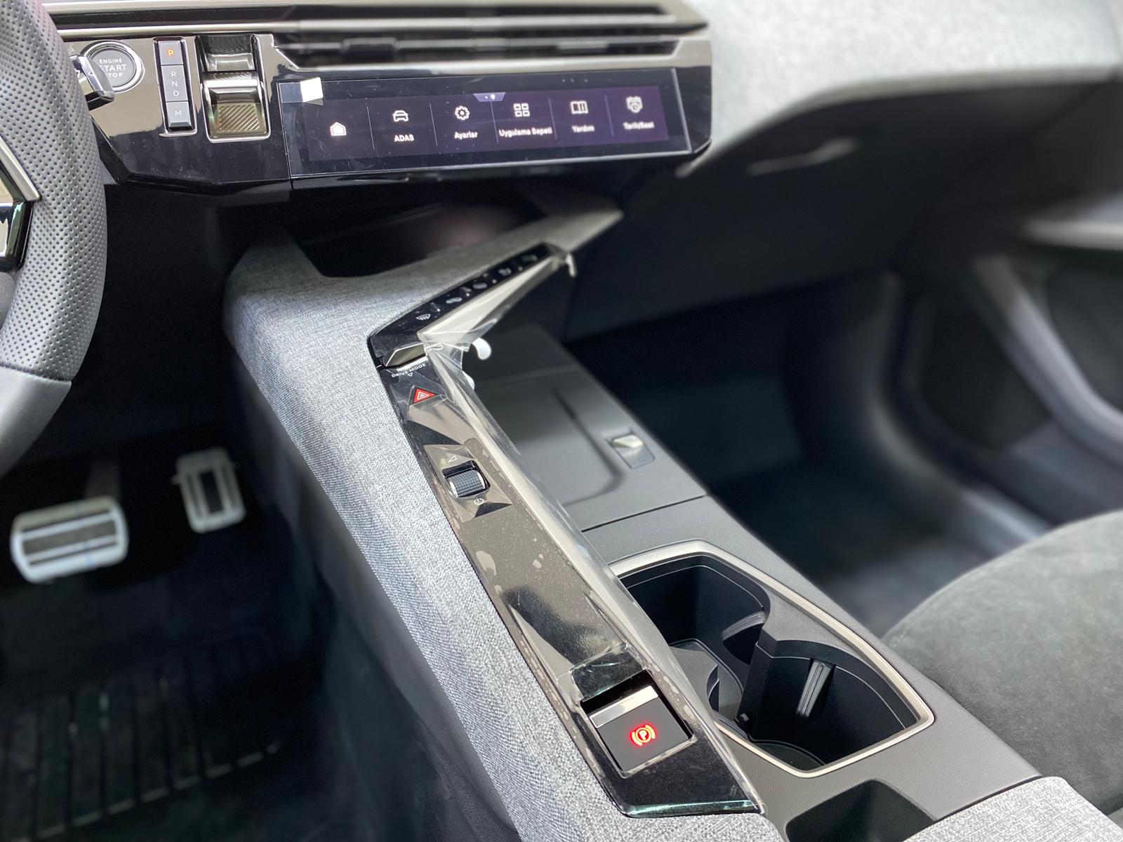 PEUGEOT 3008 28